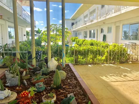 2250 Bay Drive Miami Beach FL 33141
