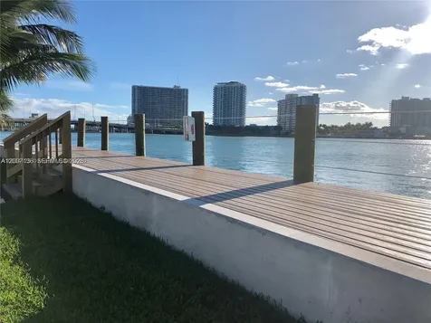 2250 Bay Drive Miami Beach FL 33141