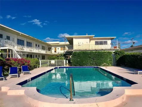 2250 Bay Drive Miami Beach FL 33141