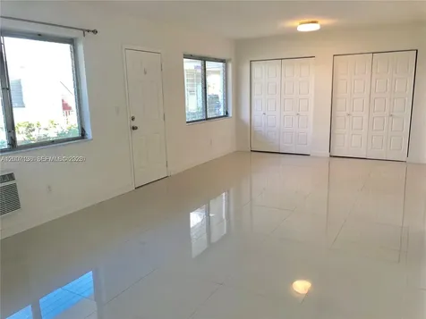 2250 Bay Drive Miami Beach FL 33141