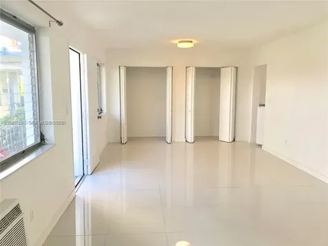 2250 Bay Drive Miami Beach FL 33141