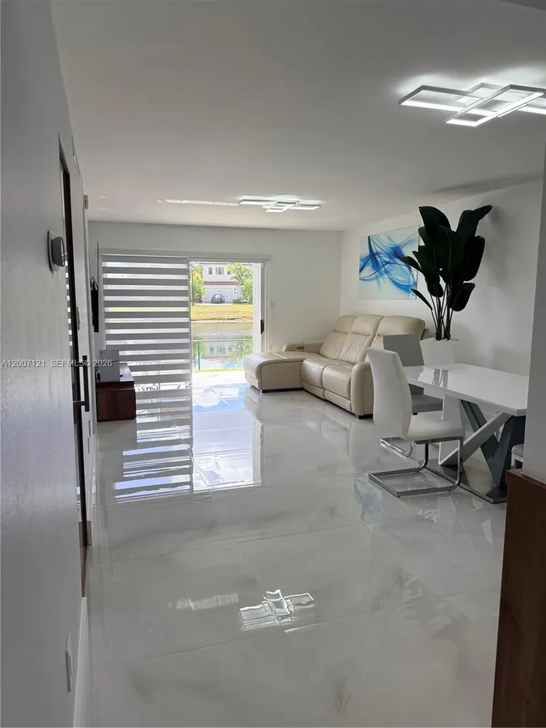 601 SW 113th Way Pembroke Pines FL 33025