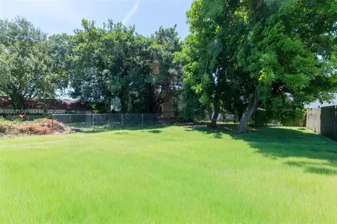 1366 NW 75th Street Miami FL 33147