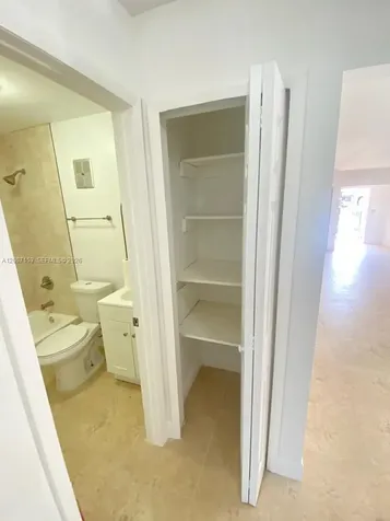 881 W 37th Street Hialeah FL 33012
