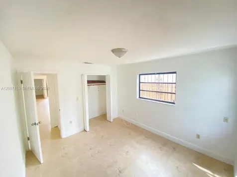 881 W 37th Street Hialeah FL 33012