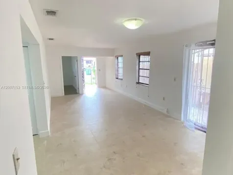 881 W 37th Street Hialeah FL 33012