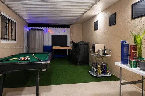 881 W 37th Street Hialeah FL 33012