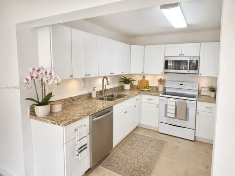881 W 37th Street Hialeah FL 33012