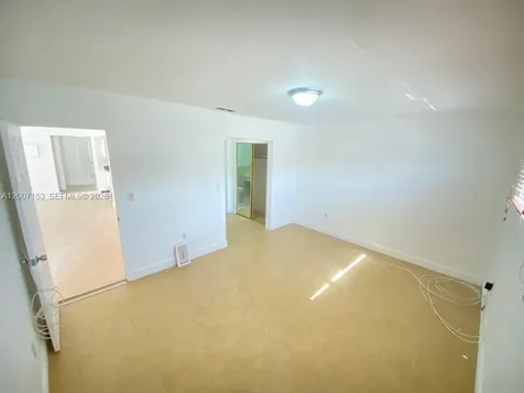 881 W 37th Street Hialeah FL 33012