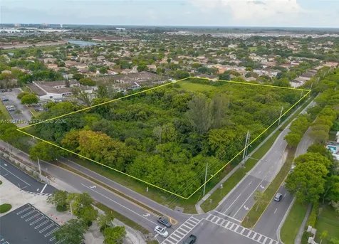 S Canal Drive Homestead FL 33035