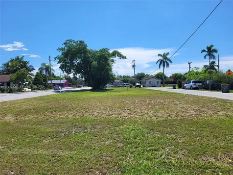 300 SW 6 Street Homestead FL 33030