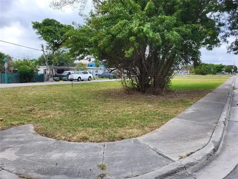 300 SW 6 Street Homestead FL 33030