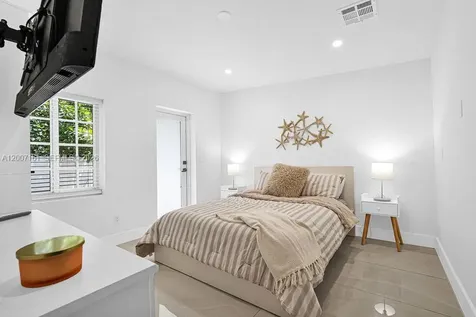 570 NW 48th Street Miami FL 33127