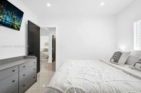 570 NW 48th Street Miami FL 33127