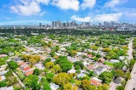 570 NW 48th Street Miami FL 33127