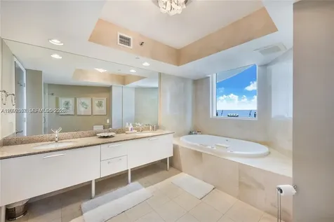 17201 Collins Avenue Sunny Isles Beach FL 33160