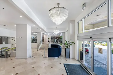 100 Lincoln Road Miami Beach FL 33139