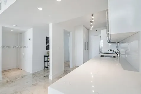 100 Lincoln Road Miami Beach FL 33139