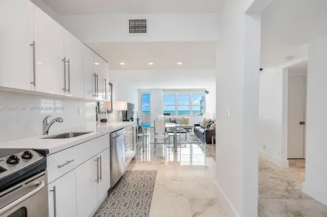 100 Lincoln Road Miami Beach FL 33139
