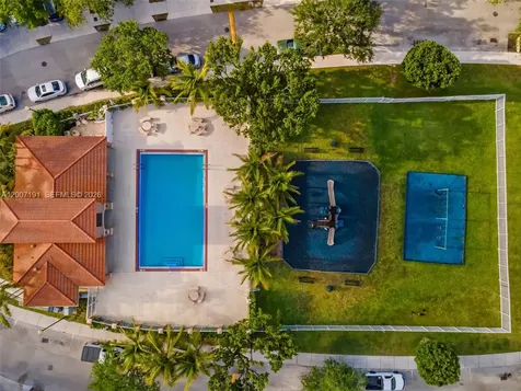 8546 SW 214th Way Cutler Bay FL 33189