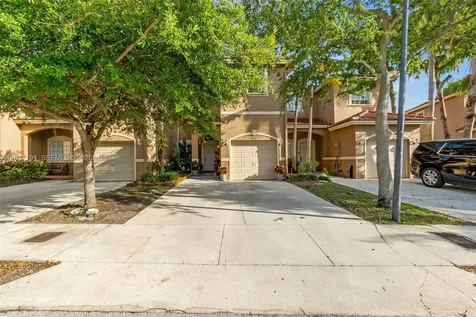 8546 SW 214th Way Cutler Bay FL 33189
