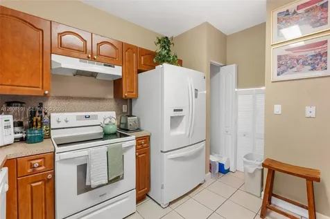 8546 SW 214th Way Cutler Bay FL 33189