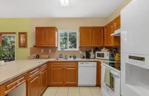 8546 SW 214th Way Cutler Bay FL 33189
