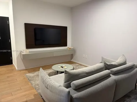 398 NE 5th Street Miami FL 33132