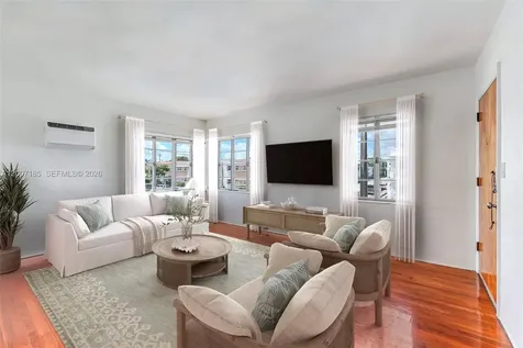 7407 Byron Avenue Miami Beach FL 33141