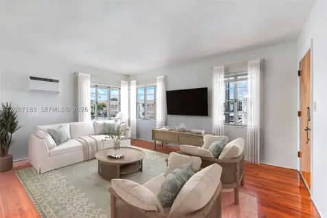 7407 Byron Avenue Miami Beach FL 33141