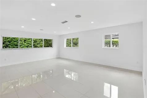 5106 S Le Jeune Road Coral Gables FL 33146