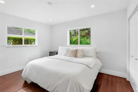 5106 S Le Jeune Road Coral Gables FL 33146