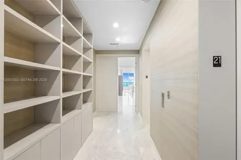 100 S Pointe Drive Miami Beach FL 33139