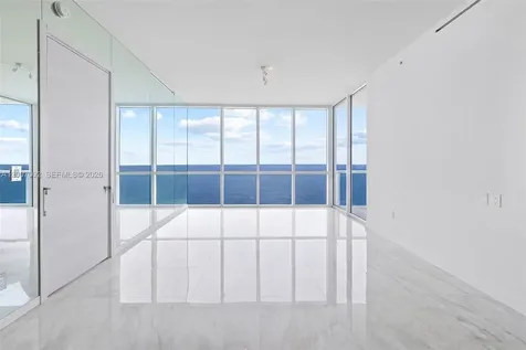 100 S Pointe Drive Miami Beach FL 33139