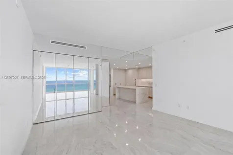100 S Pointe Drive Miami Beach FL 33139