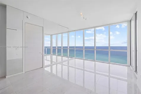 100 S Pointe Drive Miami Beach FL 33139