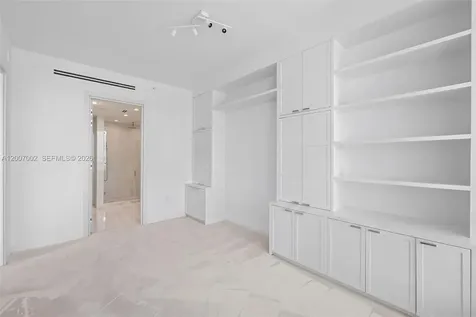 100 S Pointe Drive Miami Beach FL 33139