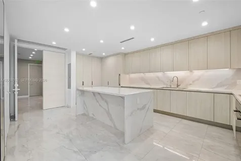 100 S Pointe Drive Miami Beach FL 33139