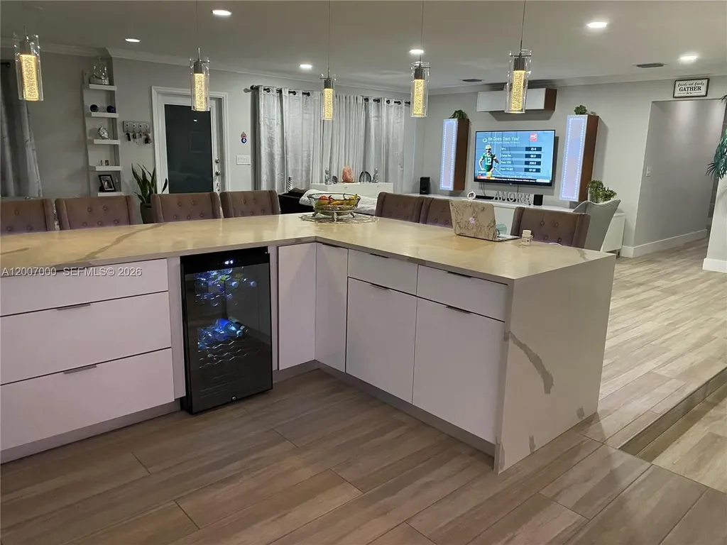 428 N Crescent Drive Hollywood FL 33021