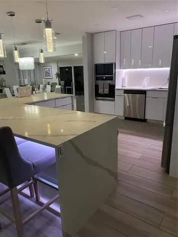 428 N Crescent Drive Hollywood FL 33021