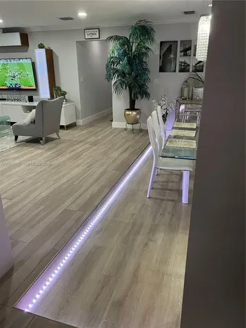 428 N Crescent Drive Hollywood FL 33021
