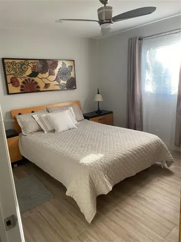 428 N Crescent Drive Hollywood FL 33021