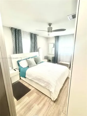 428 N Crescent Drive Hollywood FL 33021
