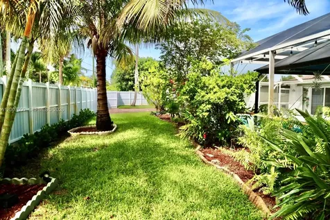 428 N Crescent Drive Hollywood FL 33021