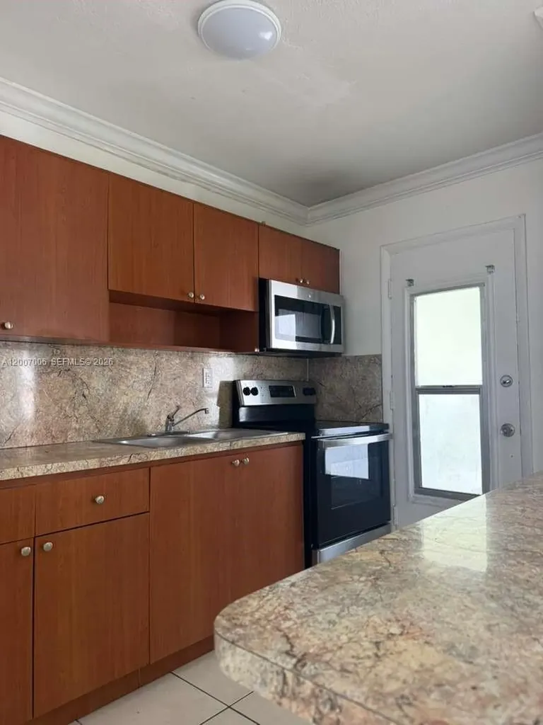 890 NW 45th Avenue Miami FL 33126
