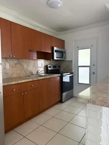 890 NW 45th Avenue Miami FL 33126