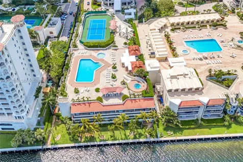 20185 E Country Club Drive Aventura FL 33180