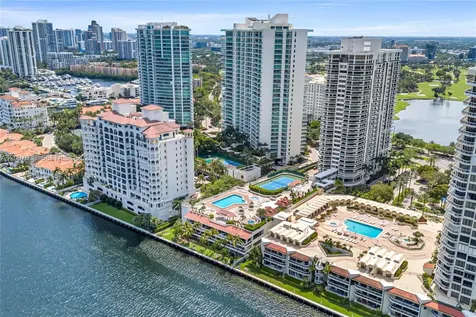20185 E Country Club Drive Aventura FL 33180