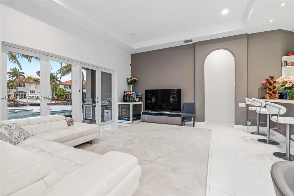 1260 Harbor Court Hollywood FL 33019