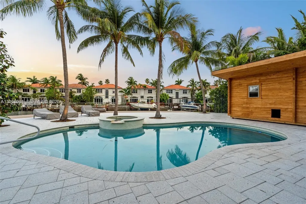 1260 Harbor Court Hollywood FL 33019